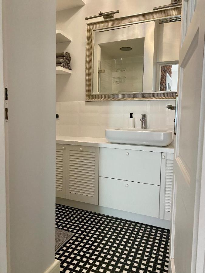 Chic Apartment In Vibrant Area - National Stadium - Saska Kepa Warsaw Ngoại thất bức ảnh